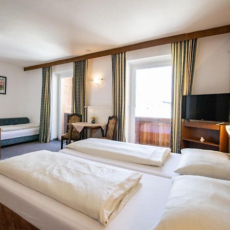 Pension Nina & Gasthof Alpenrose Gschnitz Eksteriør billede