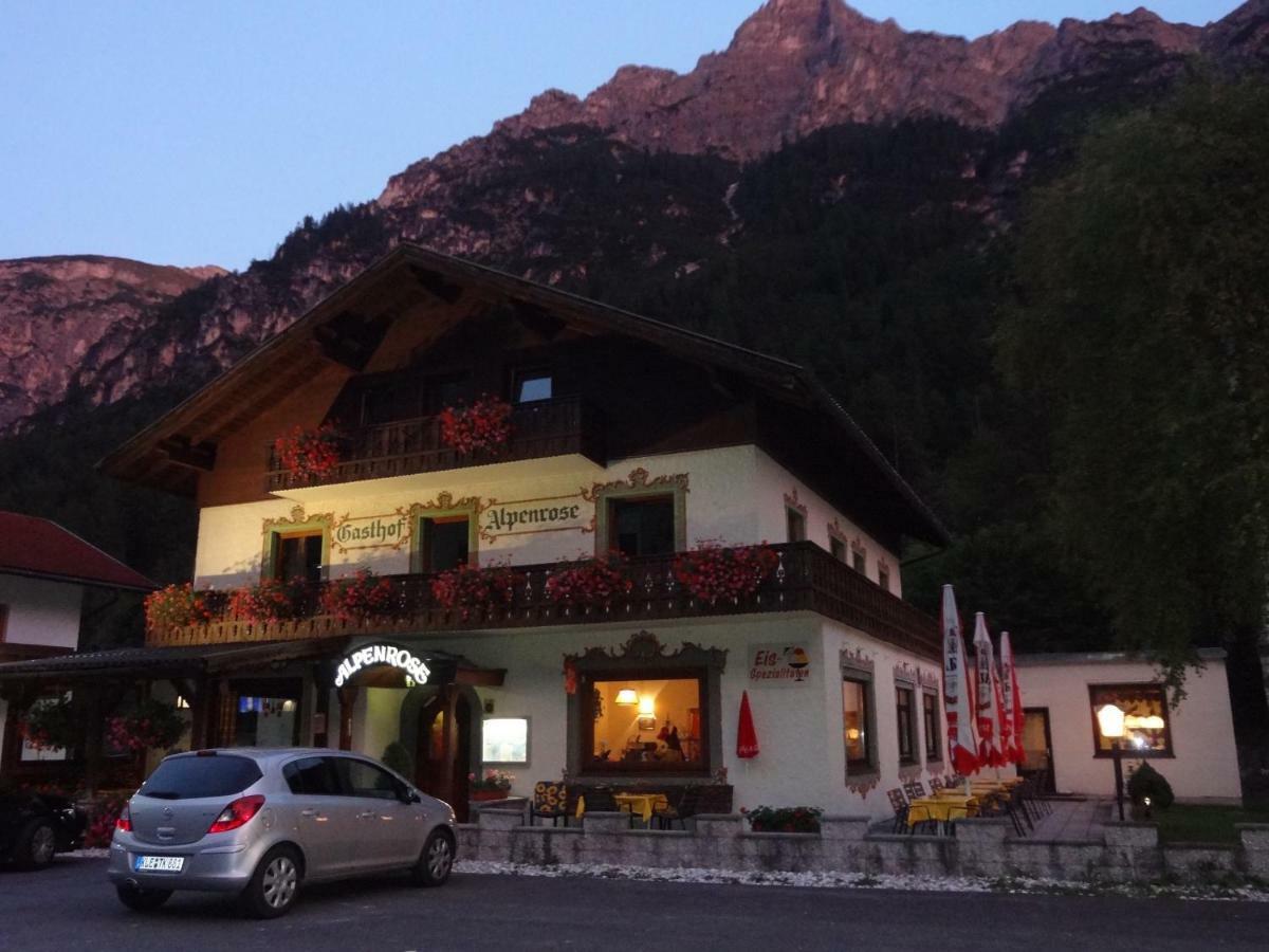 Pension Nina & Gasthof Alpenrose Gschnitz Eksteriør billede