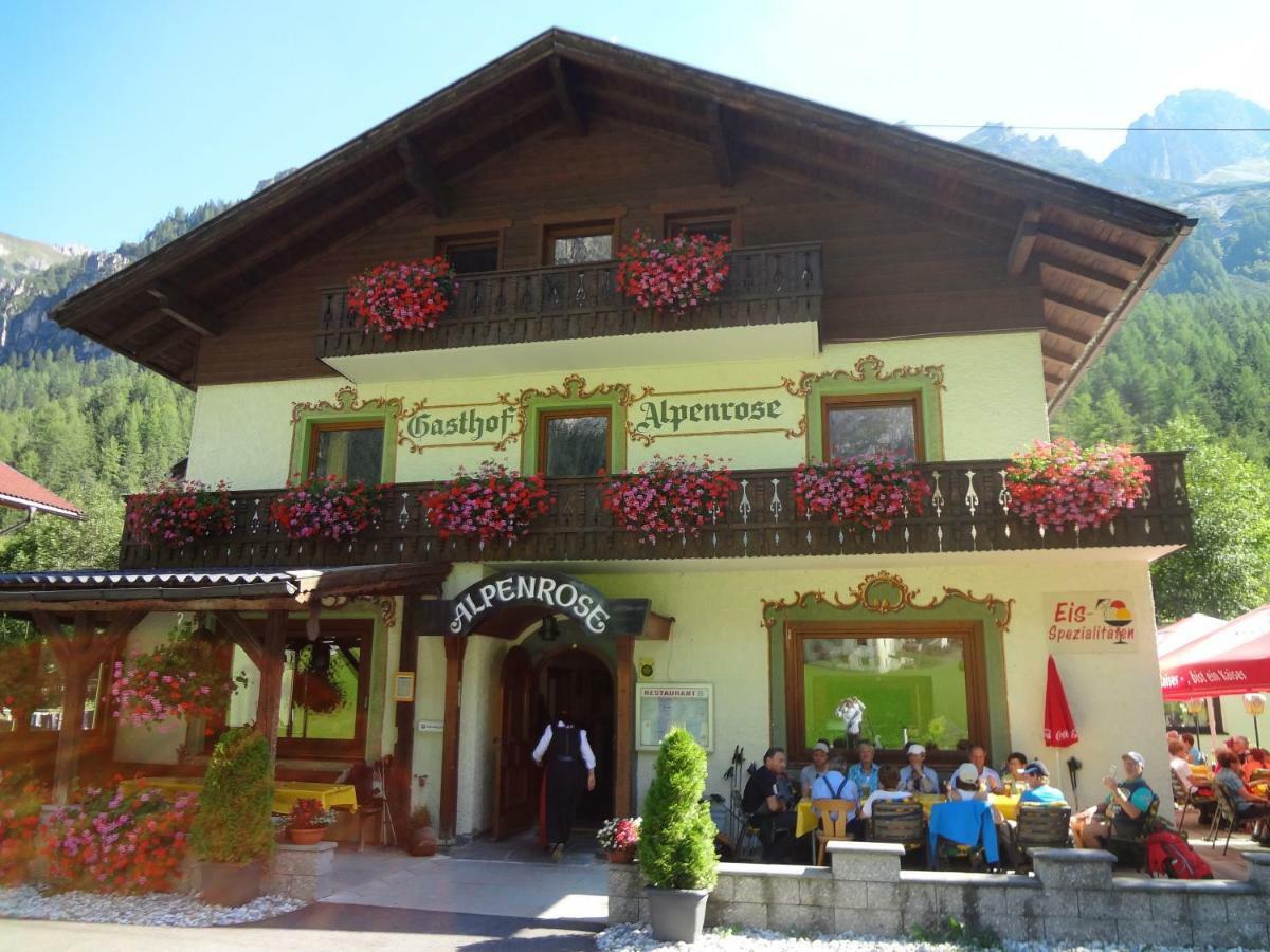 Pension Nina & Gasthof Alpenrose Gschnitz Eksteriør billede