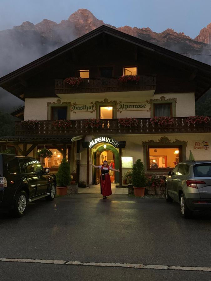 Pension Nina & Gasthof Alpenrose Gschnitz Eksteriør billede