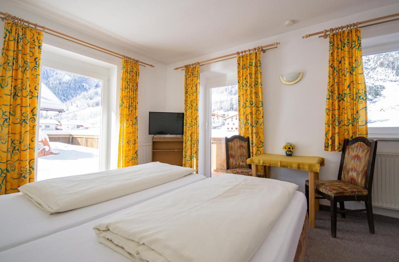Pension Nina & Gasthof Alpenrose Gschnitz Eksteriør billede