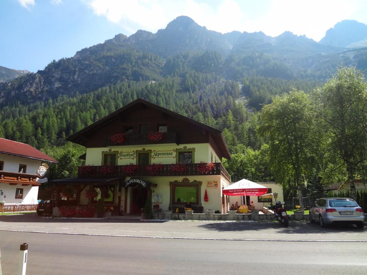 Pension Nina & Gasthof Alpenrose Gschnitz Eksteriør billede